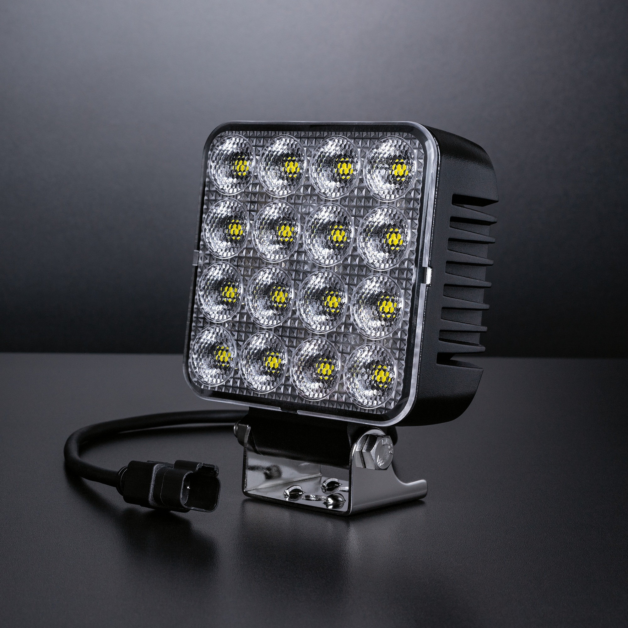 UNITY WORK LIGHT　作業灯 16灯